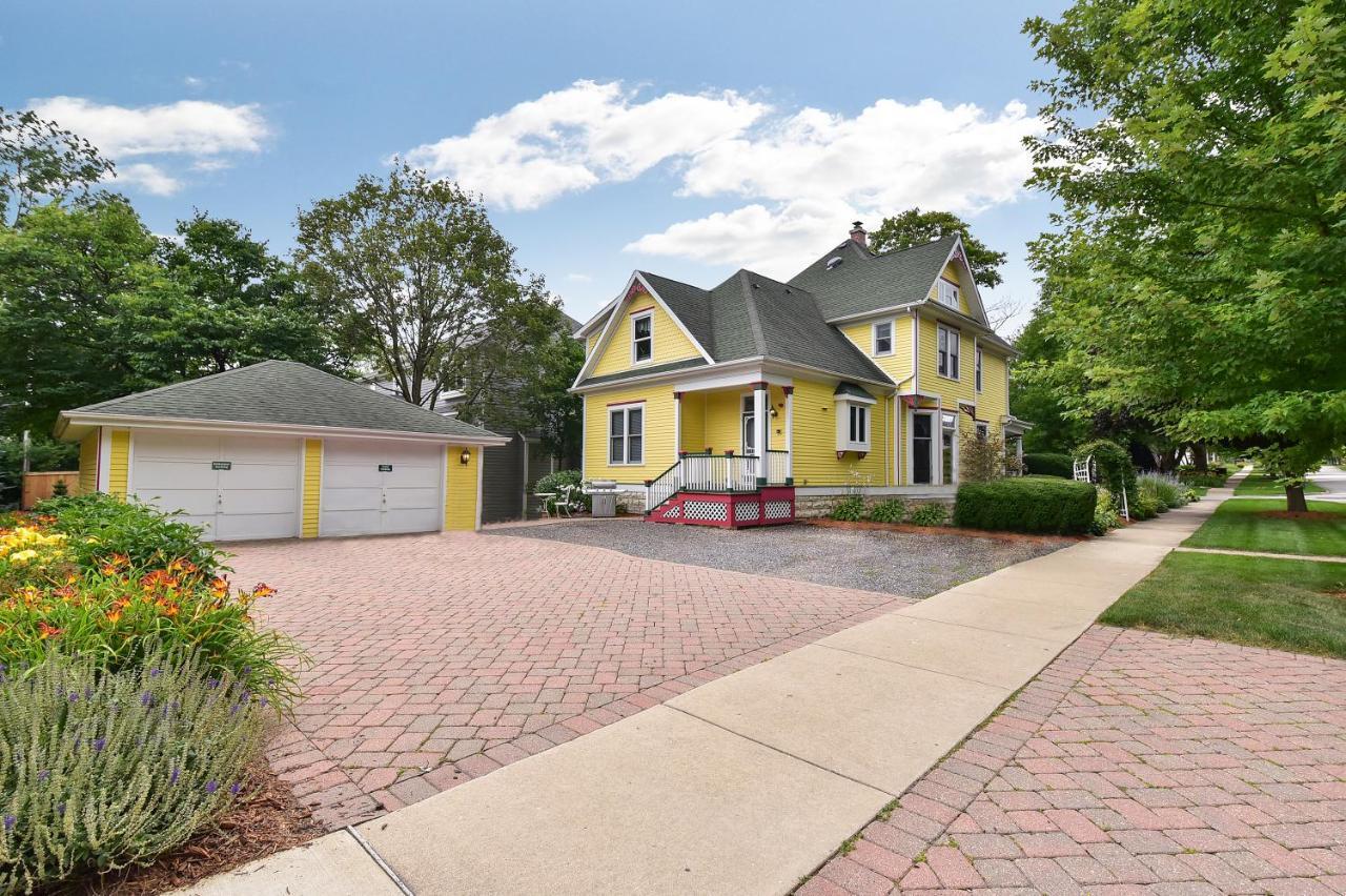 Harrison House Bed & Breakfast Naperville Exterior photo